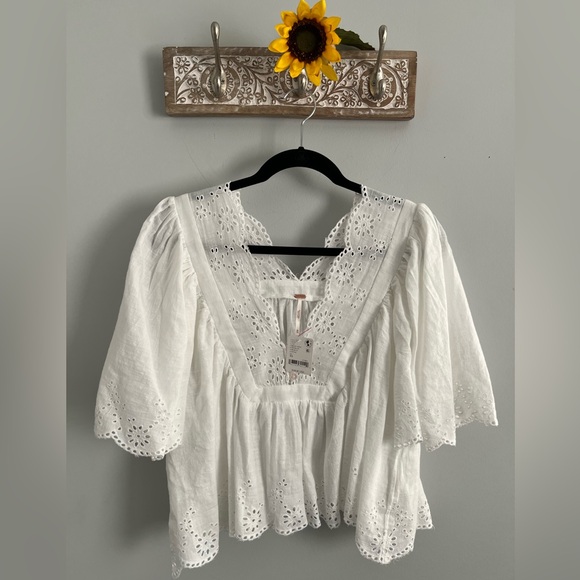 🌻🆕FREE PEOPLE Costa Eyelet Top-Bright White-Size Medium - Picture 14 of 16